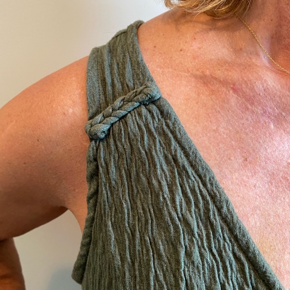 green romper - Picture 2 of 3